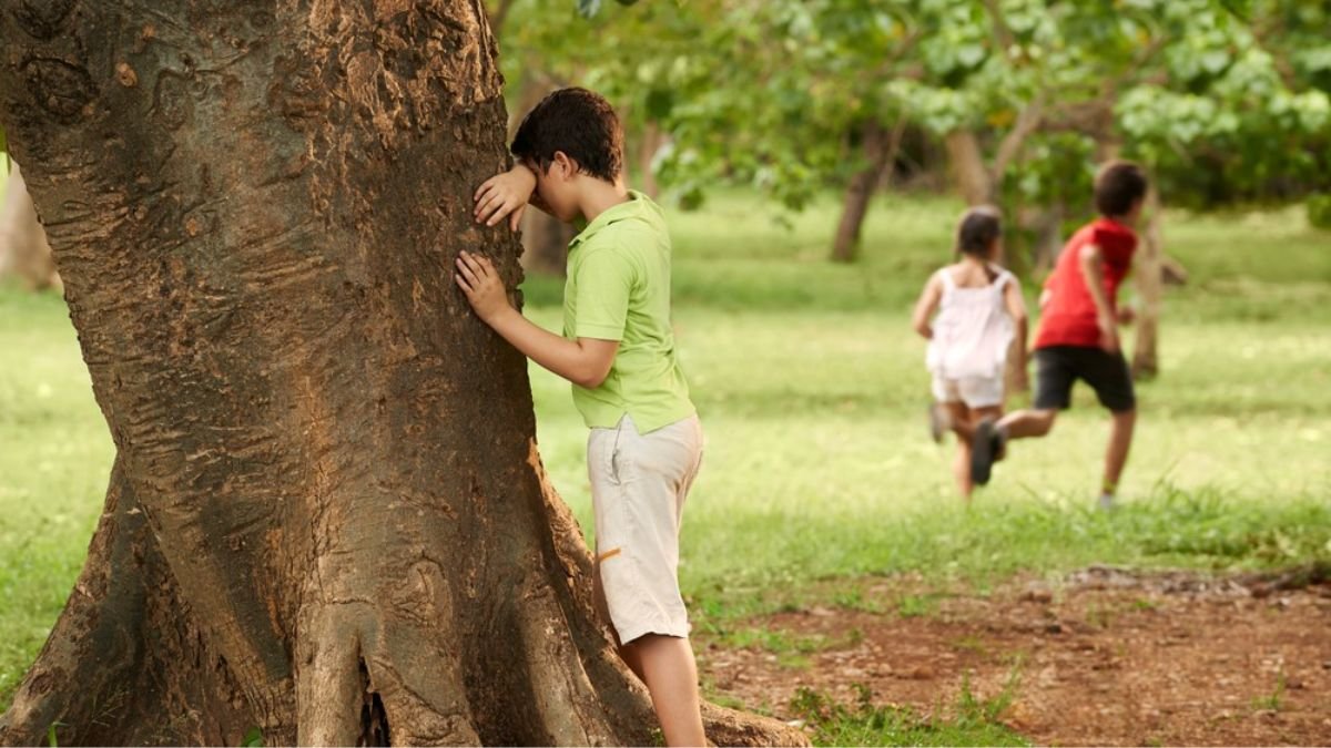 Brincadeira Corrida de Saco com Obstáculos 