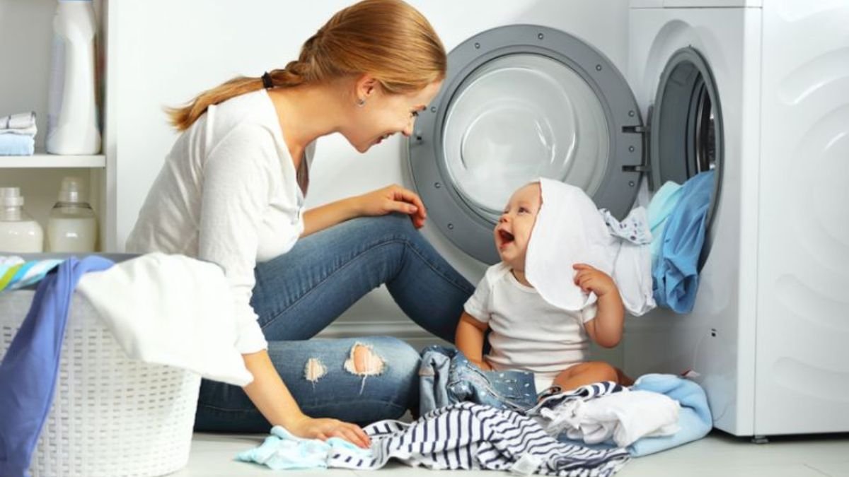 lavando roupa do bebe